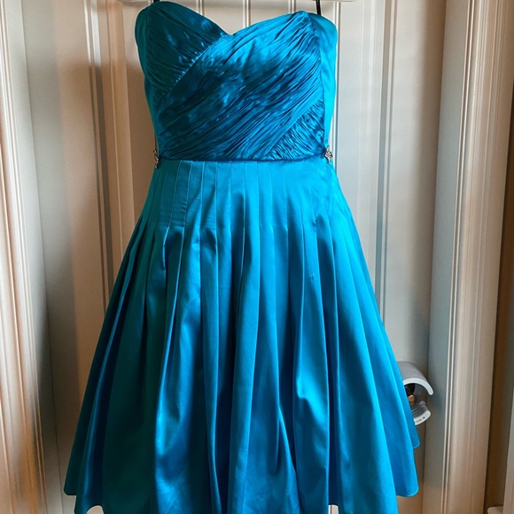 Betsy Johnson formal Knee-length dress - Picture 5 of 5